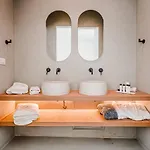Amarelo Villa Klouvas