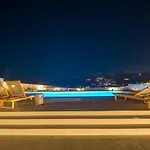 Amarelo Villa Klouvas