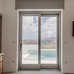 Amarelo Villa Klouvas
