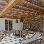 Amarelo Villa Klouvas