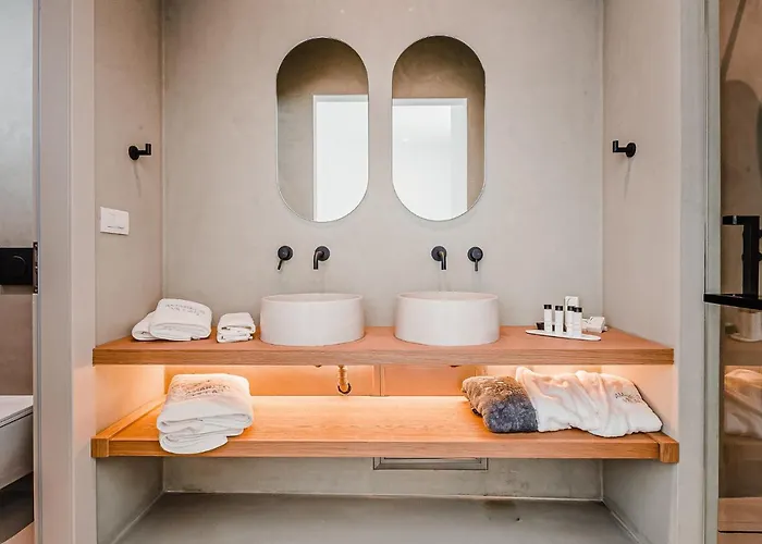 Amarelo Villa Klouvas