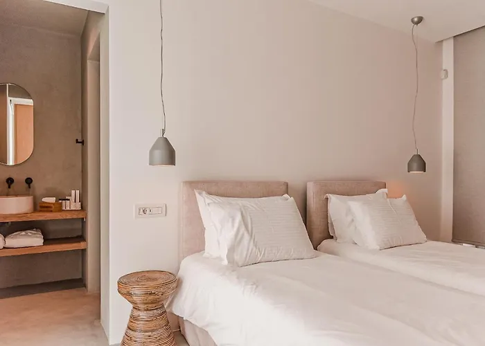 Amarelo * 克洛瓦斯